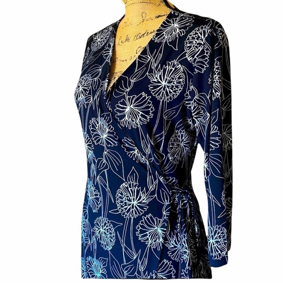 BANANA REPUBLIC Black & White Floral Wrap Dress Wrinkle Resistant Goth NWOT - Picture 10 of 15